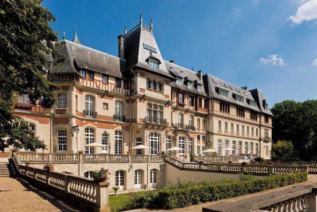 Château de Montvillargenne, chambre ou suite de château à Gouvieux
