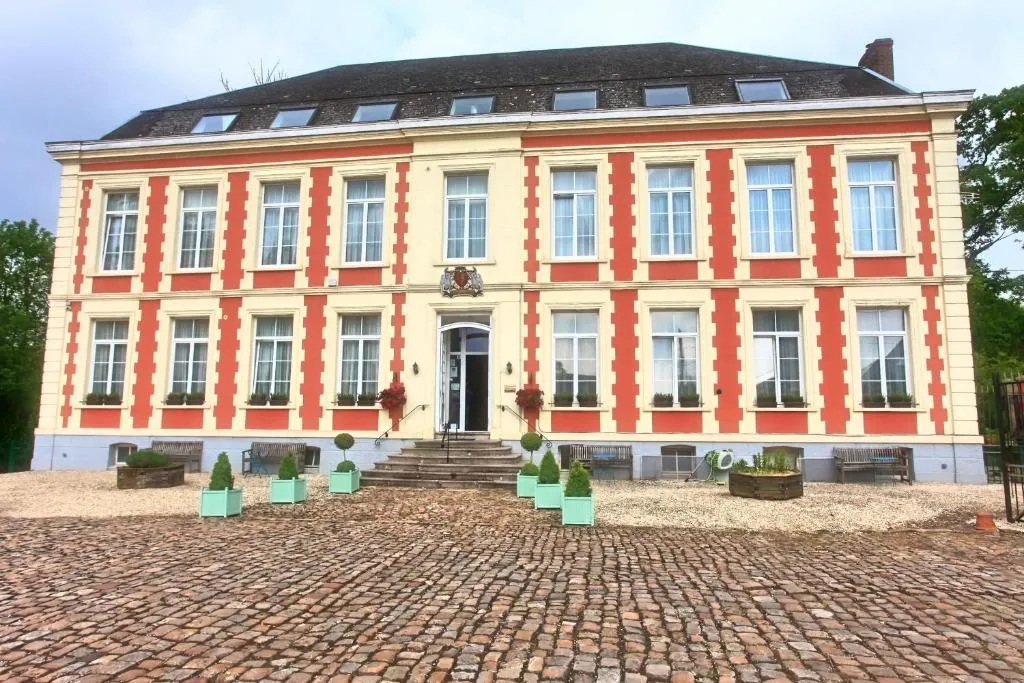 Château de Moulin-le-Comte, chambre ou suite de château à Aire-sur-la-Lys