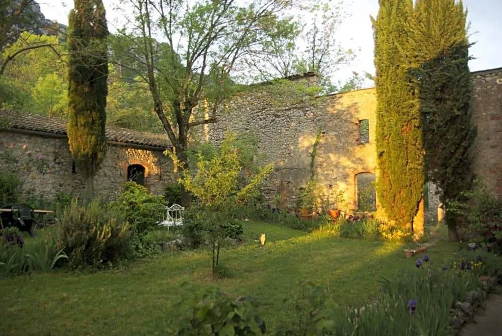 Château de Peyralade, château viticole à Saint-Martin-de-Fenouillet