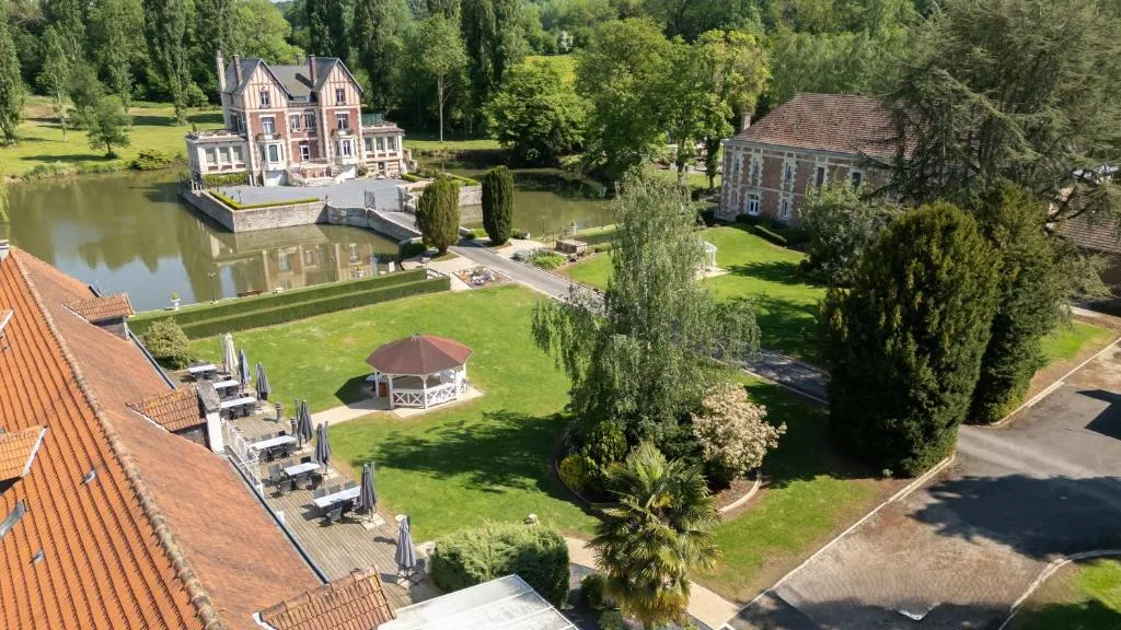 Château de Quesmy, chambre ou suite de château à Quesmy