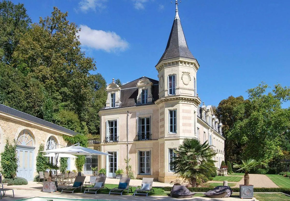 Château de Raguernière, château entier à Langeais