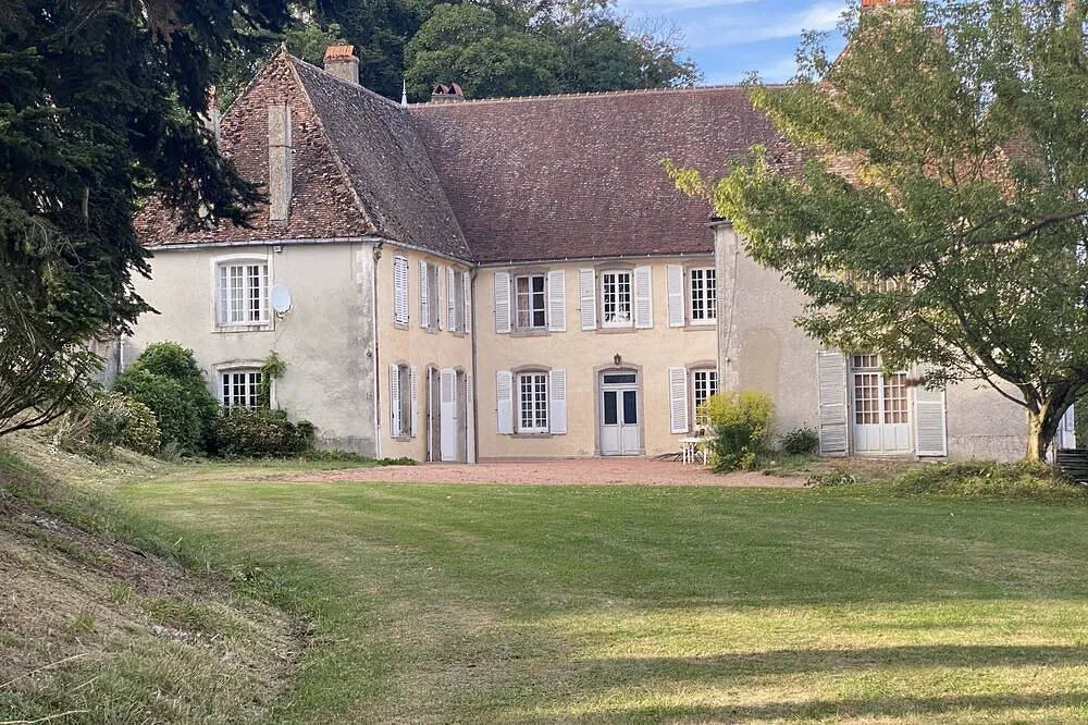 Château de Rivière, château entier à Millay