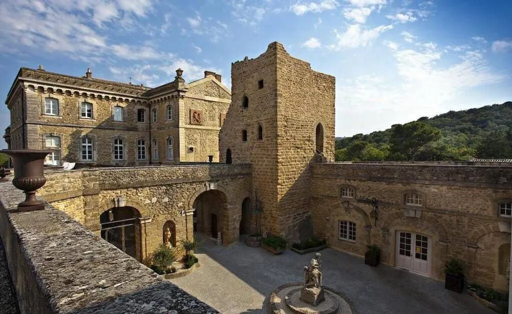 Château de Rochegude, chambre ou suite de château à Rochegude