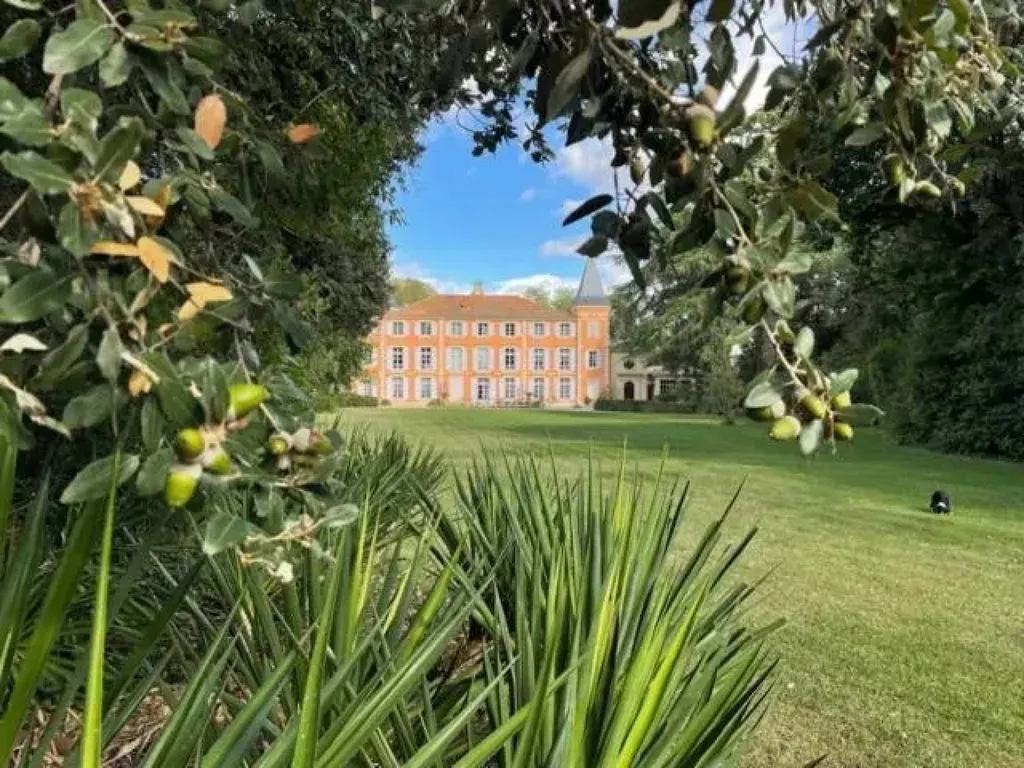 Château de Roquelune, chambre ou suite de château à Pézenas