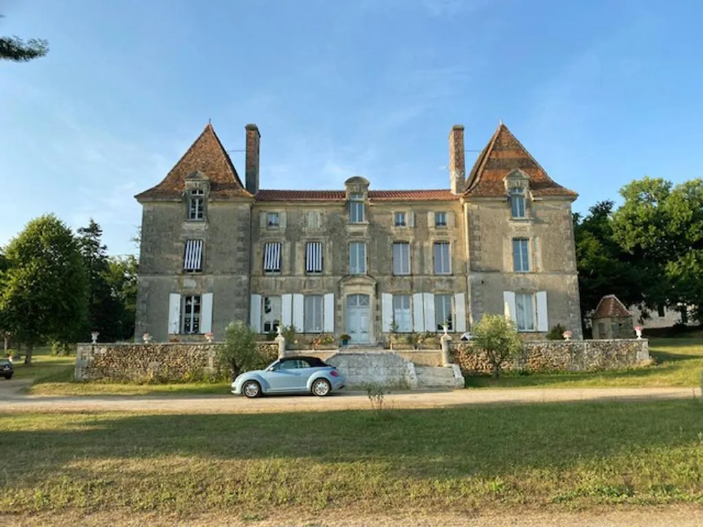 Château de Russas, chambre ou suite de château à Saint-Adjutory