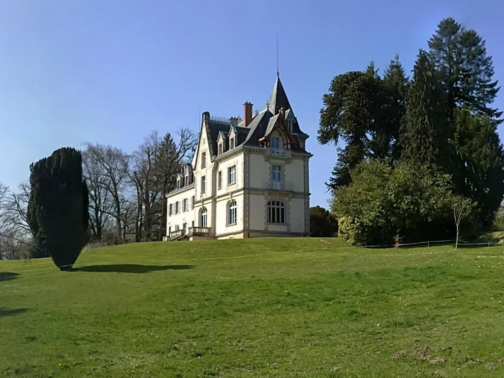 Château de Saint-Antoine, chambre ou suite de château à Bonnac-la-Côte