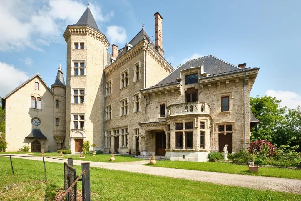 Château de Saint-Geoire, chambre ou suite de château à Saint-Geoire-en-Valdaine