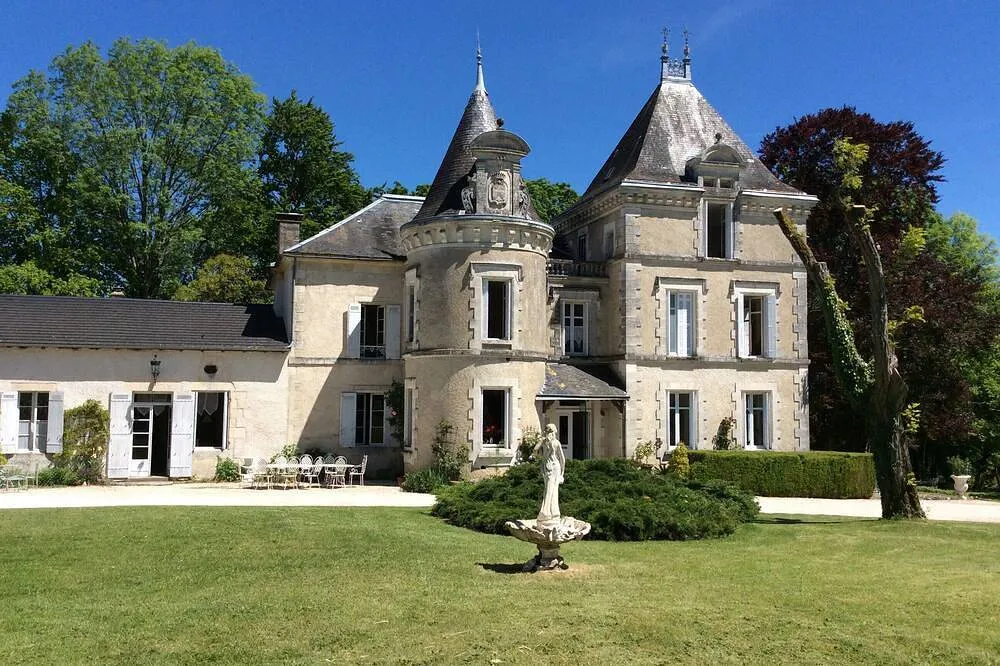 Château de Saint-Jory-las-Bloux, château entier à Saint-Jory-las-Bloux
