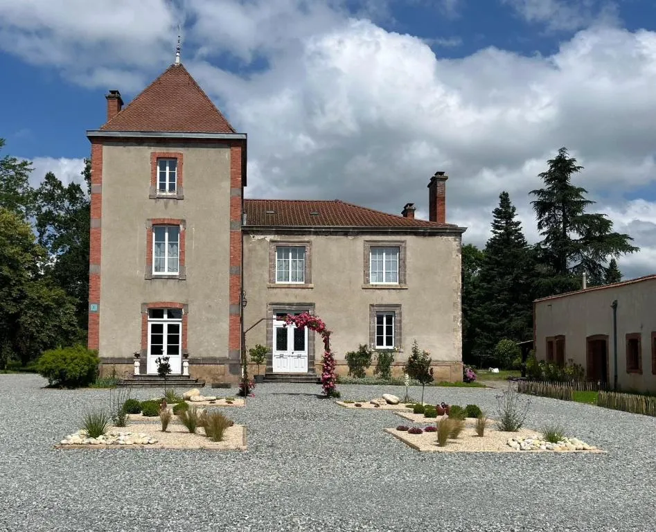 Château de Saint Mayeul à Joze, photo 4