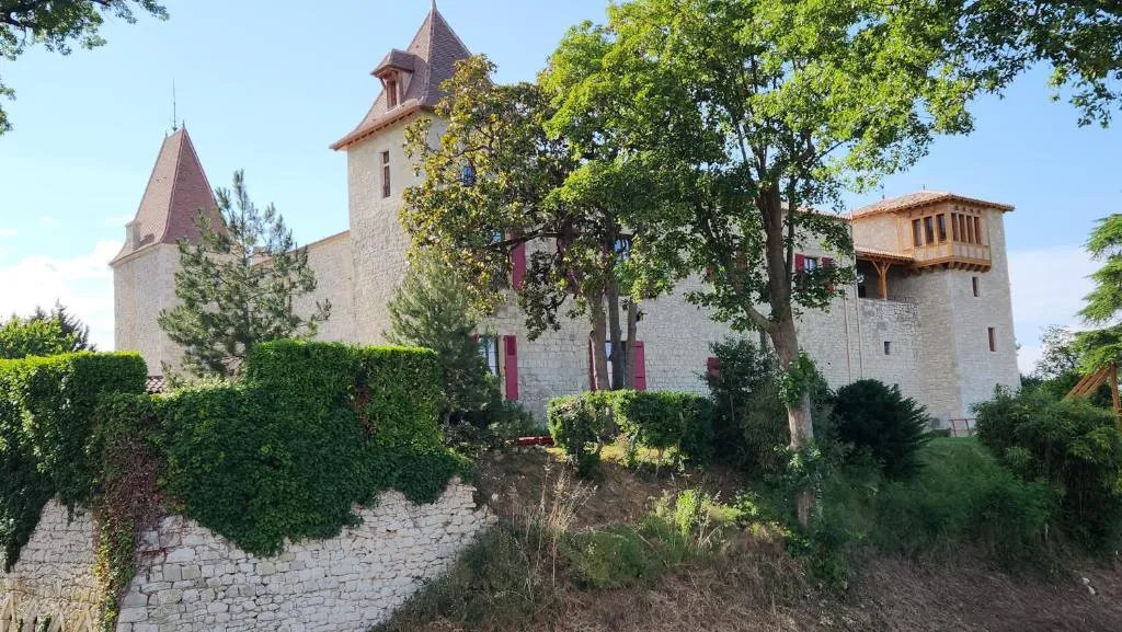 Château de Scandaillac, chambre ou suite de château à Saint-Eutrope-de-Born
