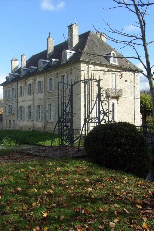 Château de Serrigny, chambre ou suite de château à Ladoix-Serrigny
