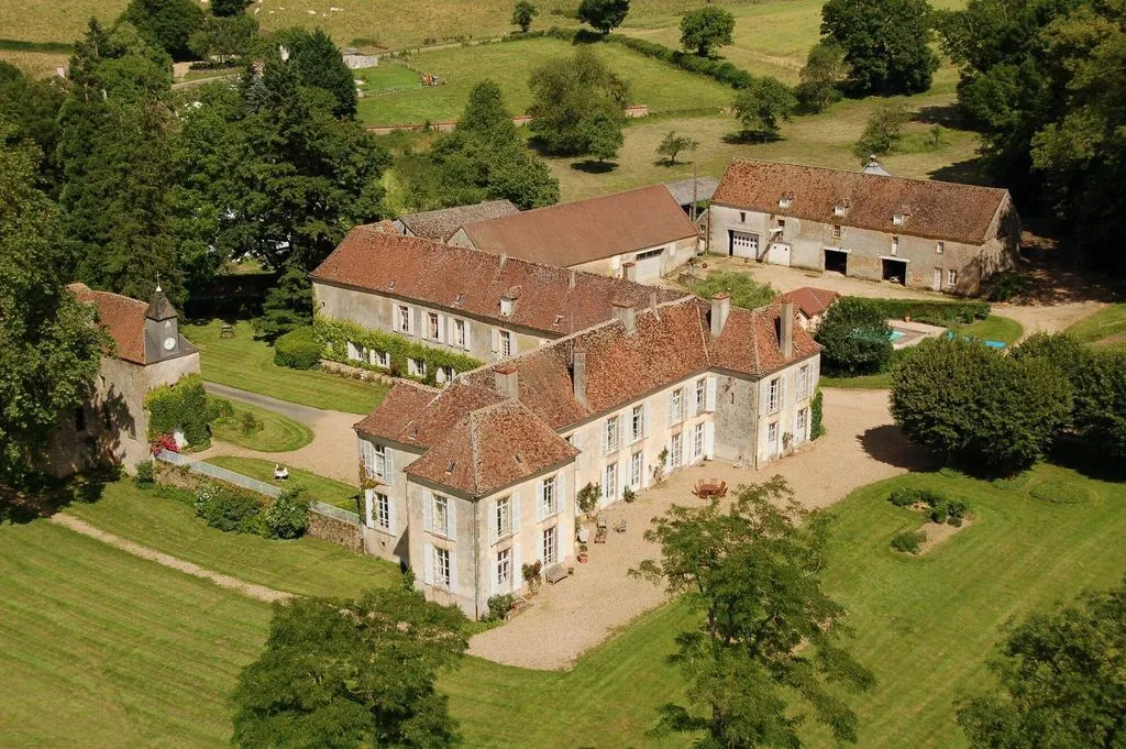 Château de Sury à Saint-Jean-aux-Amognes, photo 5