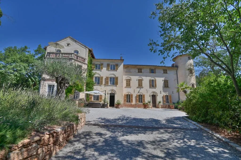 Château de Taradel, chambre ou suite de château à Taradeau