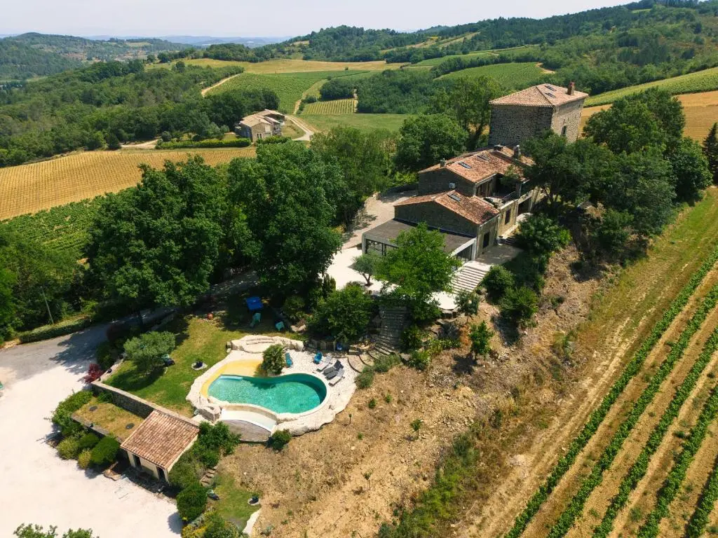 Château de Tournou, château entier à Castelreng