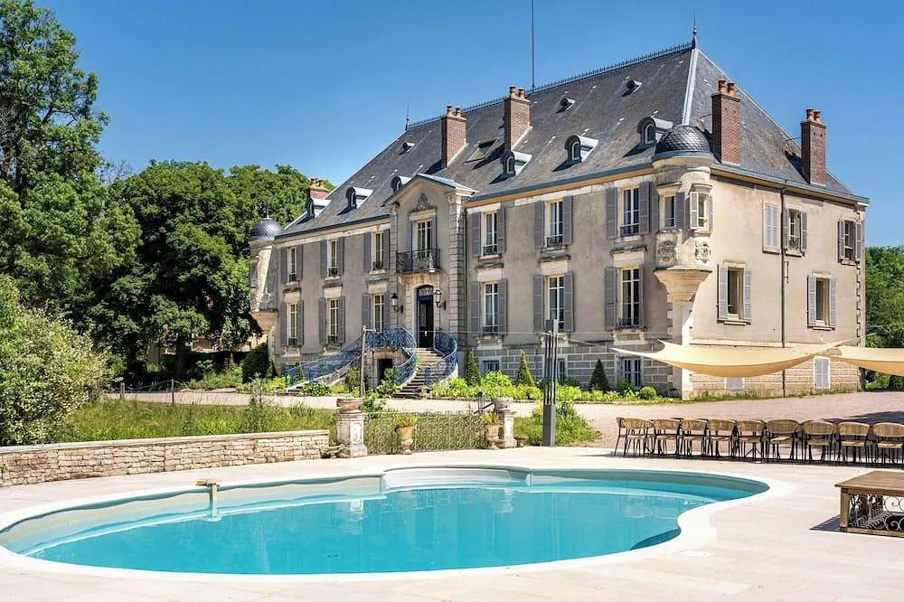 Château de Veullerot, château entier à Liernais