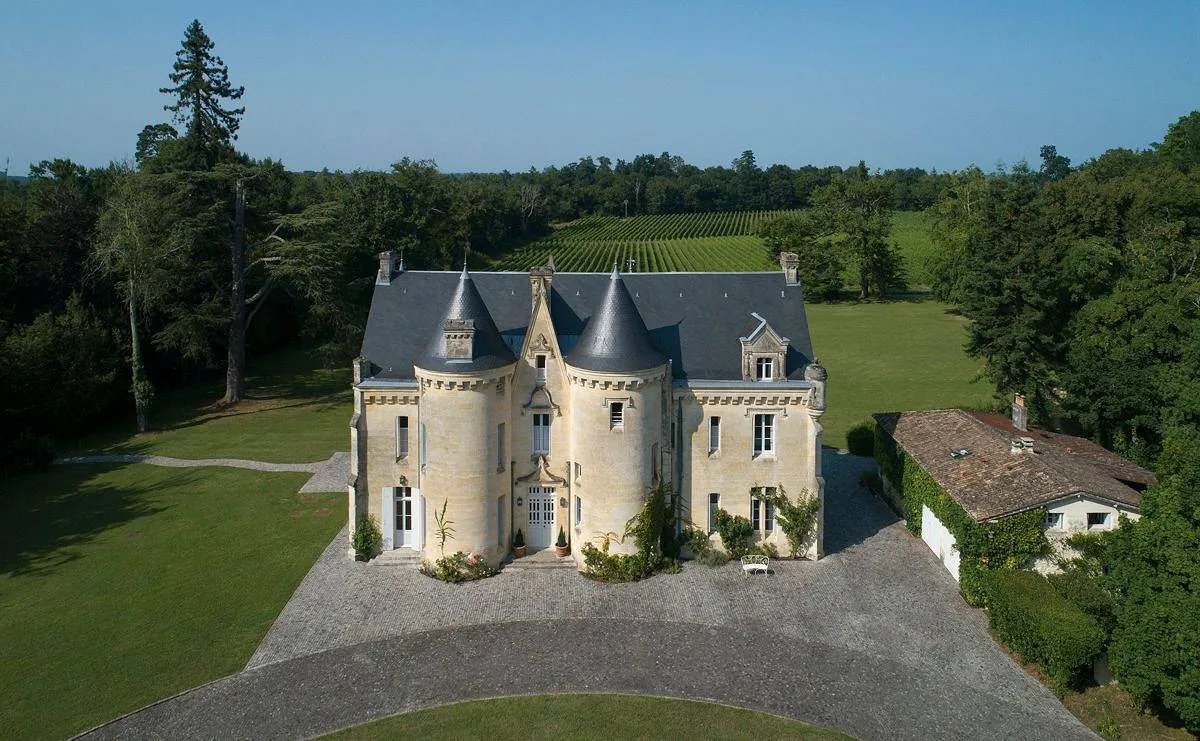 Château des Amours, château entier à Sadirac