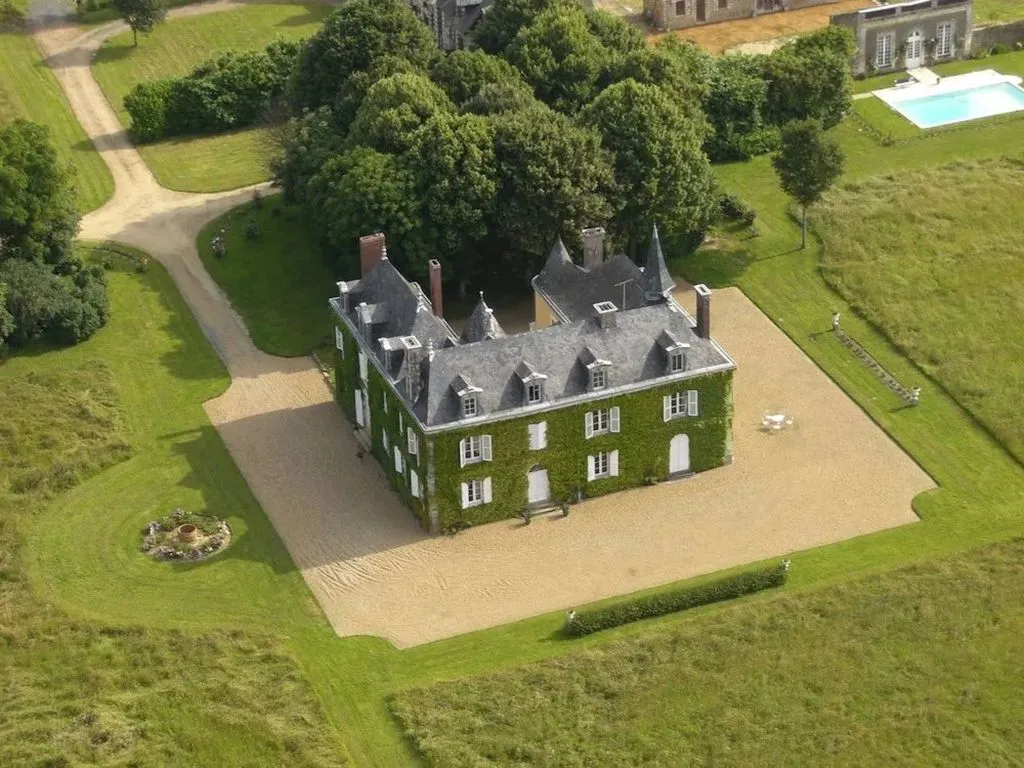Château des Lutz, chambre ou suite de château à Daon