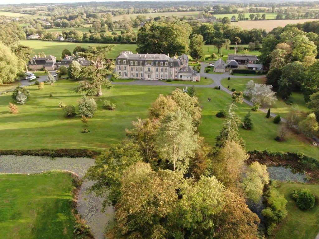 Le Château des Monts, chambre ou suite de château à Barbeville