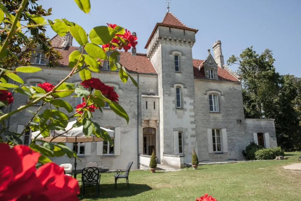 Château des Salles, chambre ou suite de château à Saint-Fort-sur-Gironde