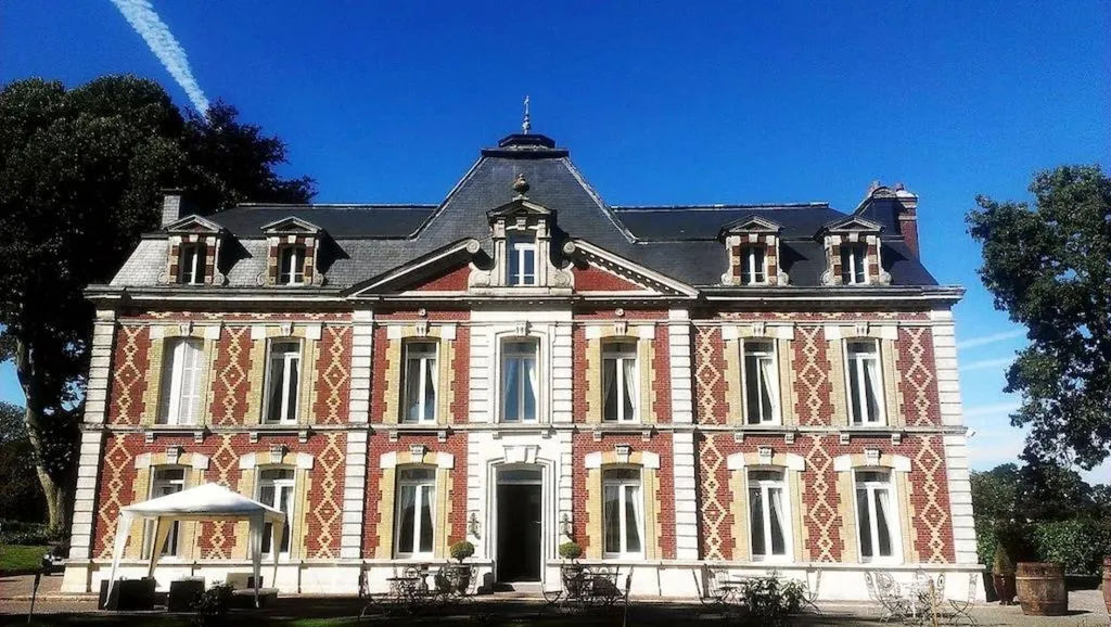 Château des Saveurs, chambre ou suite de château à Angerville-l'Orcher