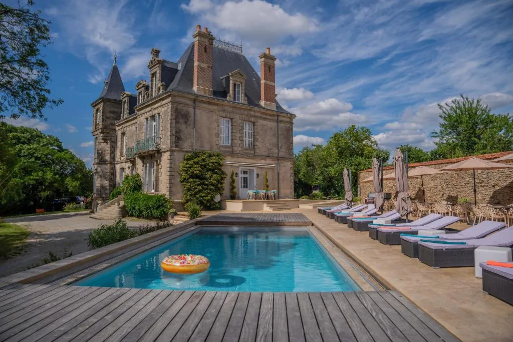 Château des Tourelles en Vendée, chambre ou suite de château à La Gaubretière