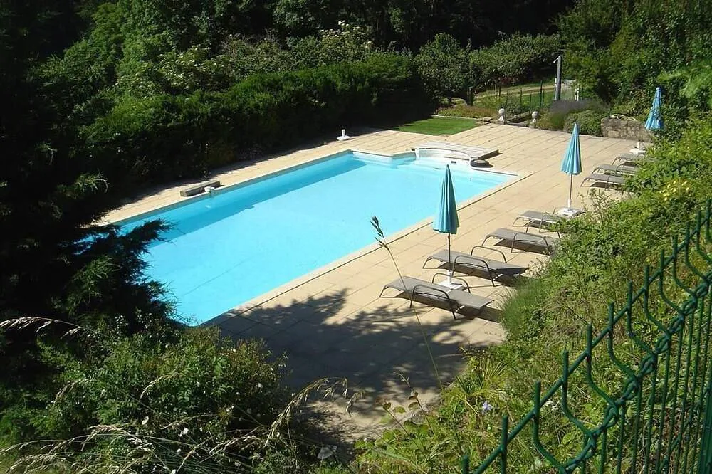 Château du Besset, château entier à Saint-Prix