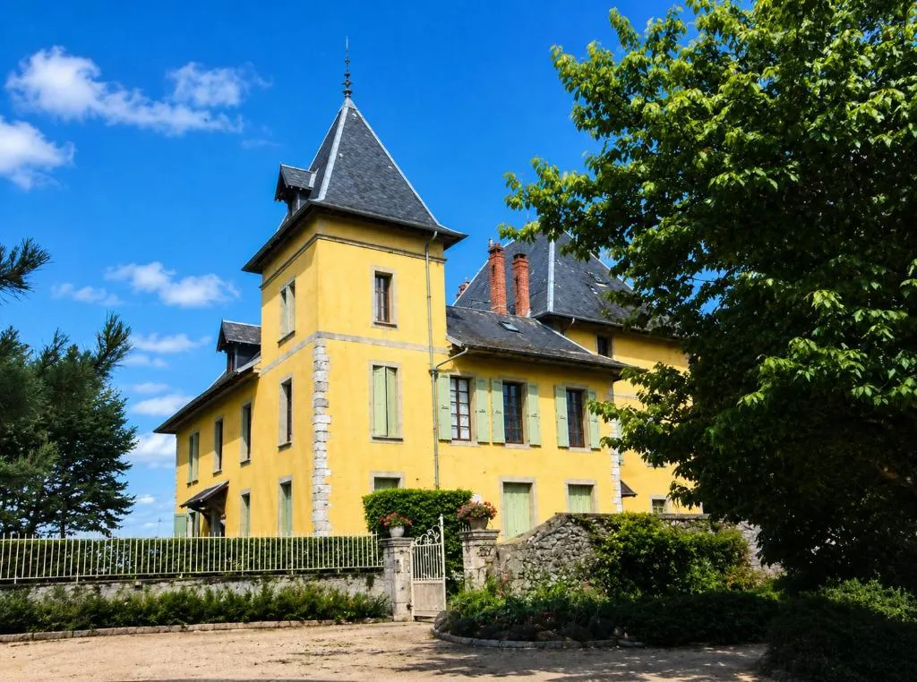 Château du Donjon, chambre ou suite de château à Drumettaz-Clarafond