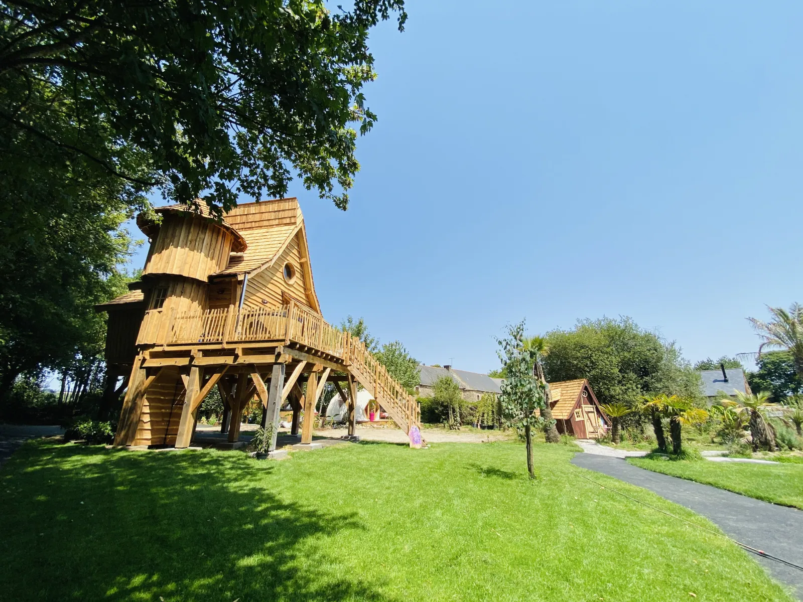 Château du dragon au Quistillic, château dans les arbres à Guerlédan