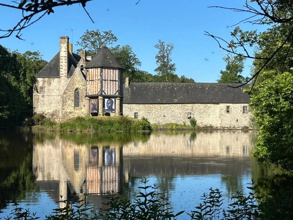 Château du Fresne, chambre ou suite de château à Champéon
