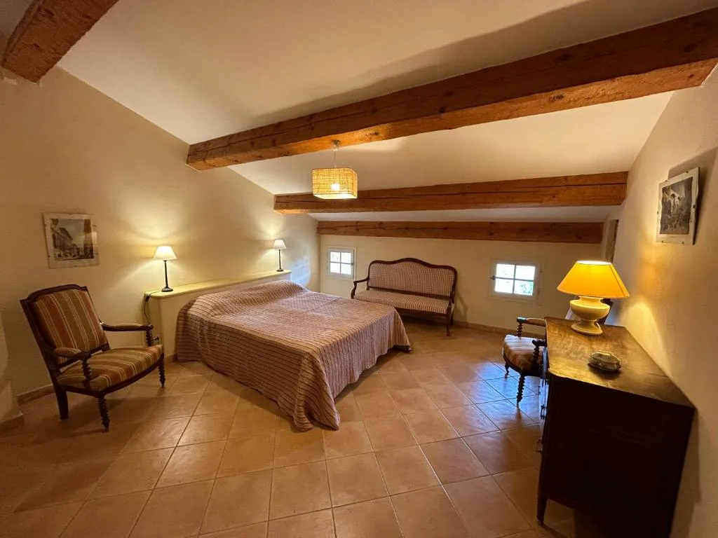 Château du Grand Jas à Entrecasteaux, photo 2