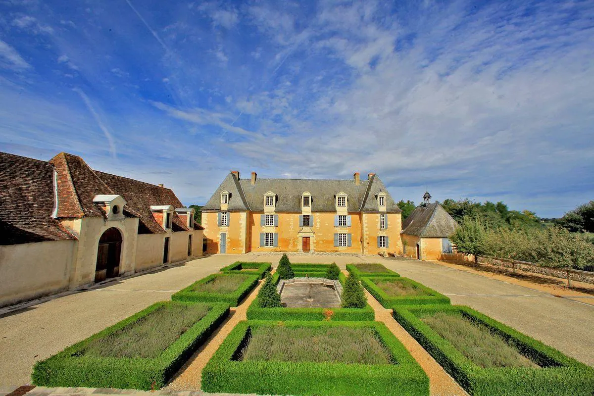 Château Fleur, château entier à Saint-Geyrac