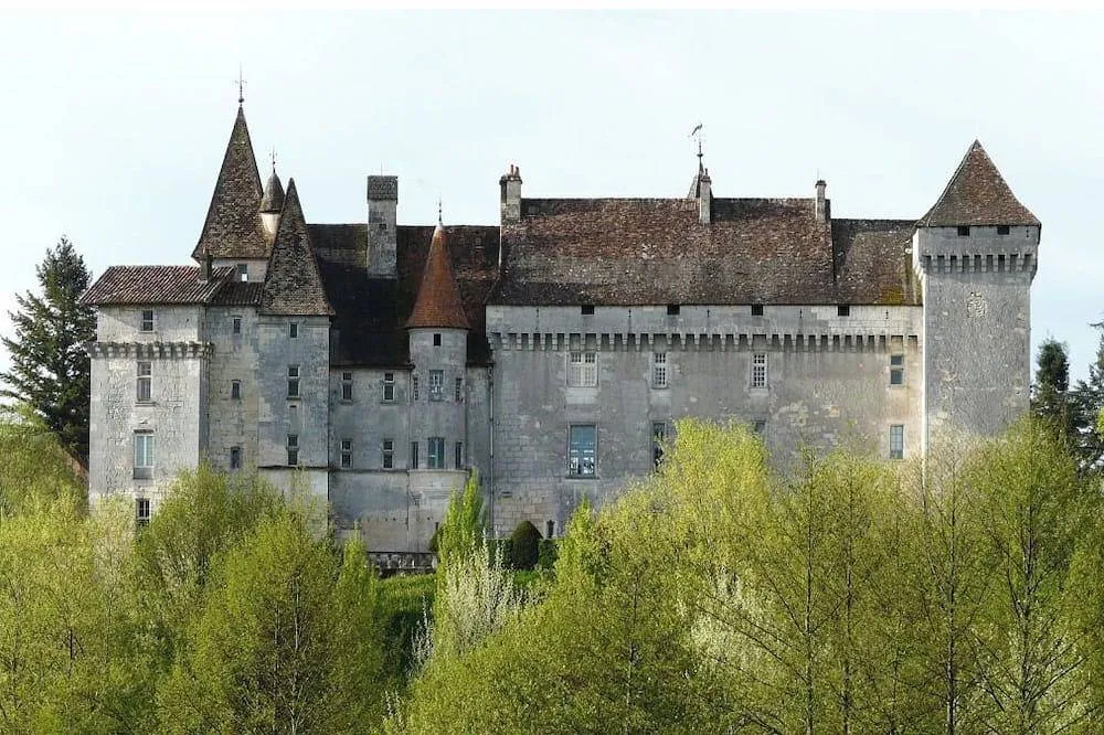 Château-l'Évêque, suite Jenny, chambre ou suite de château à Château-l'Évêque