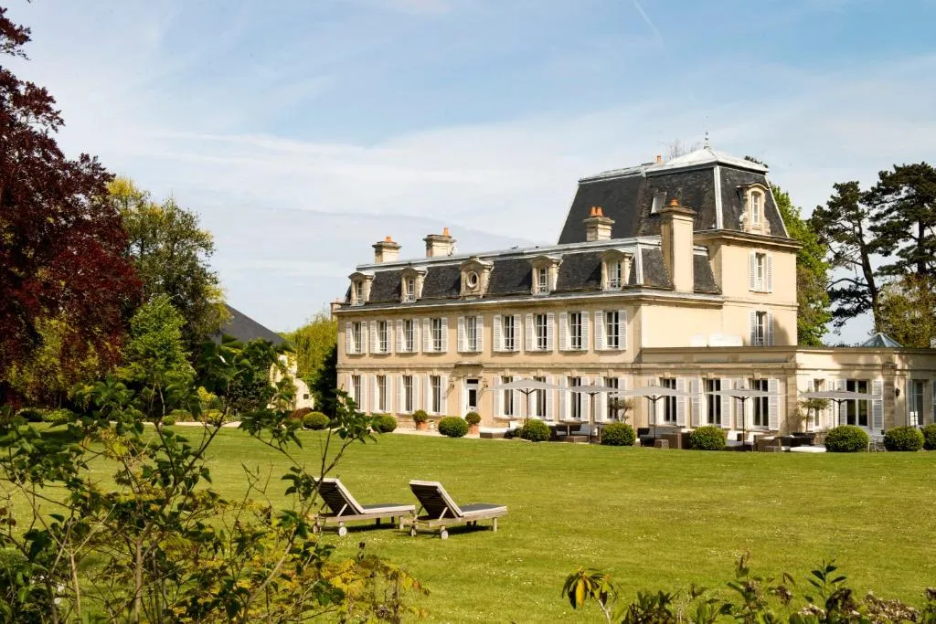 Château La Chenevière, chambre ou suite de château à Commes