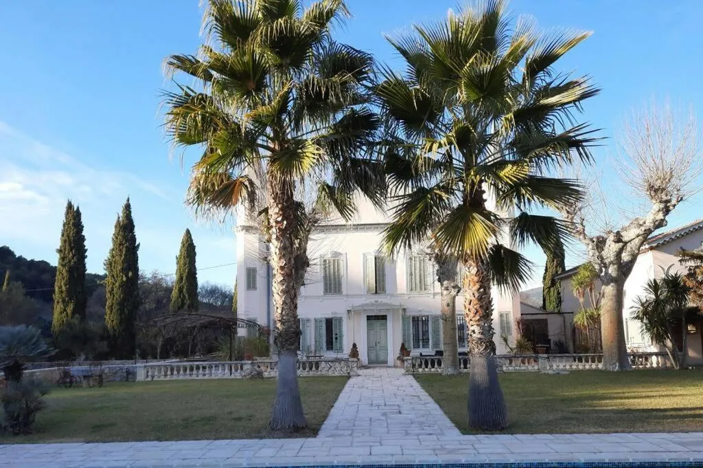 Château La Pauline, château entier à Trans-en-Provence