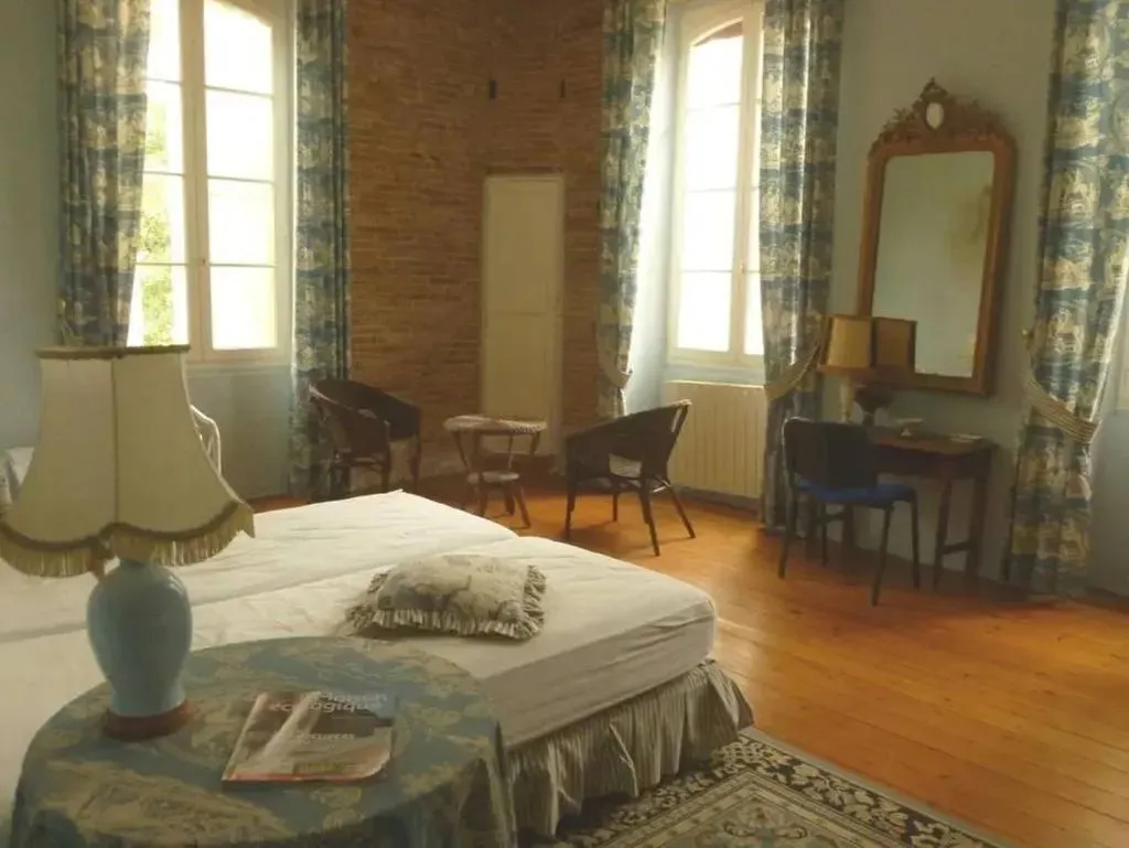 Château Lagaillarde, chambre ou suite de château à Thil