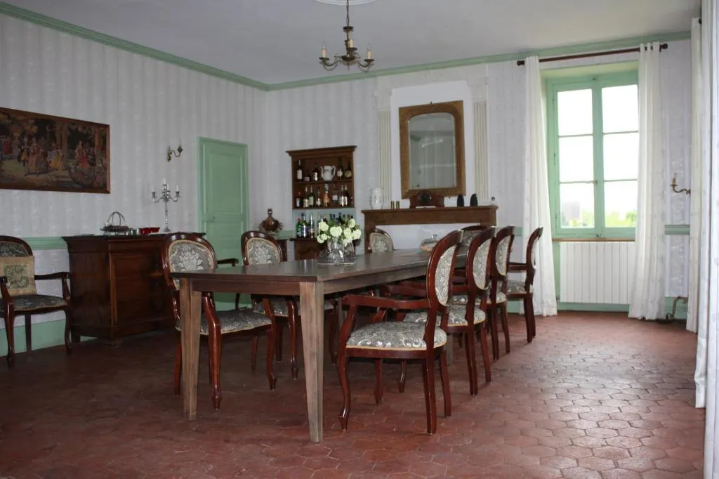 Château Latour à Fours, photo 3