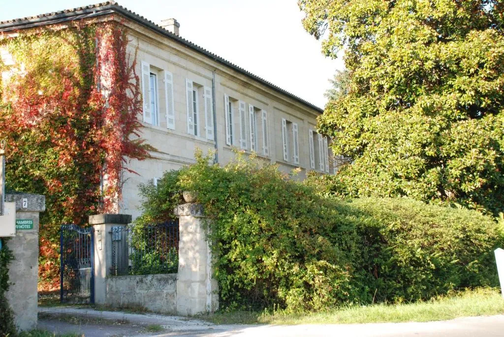 Château Le Baudou, chambre ou suite de château à Coutras