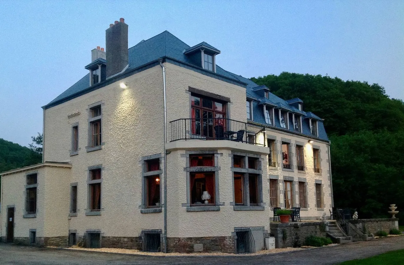 Château Le Risdoux, château entier à Vireux-Molhain