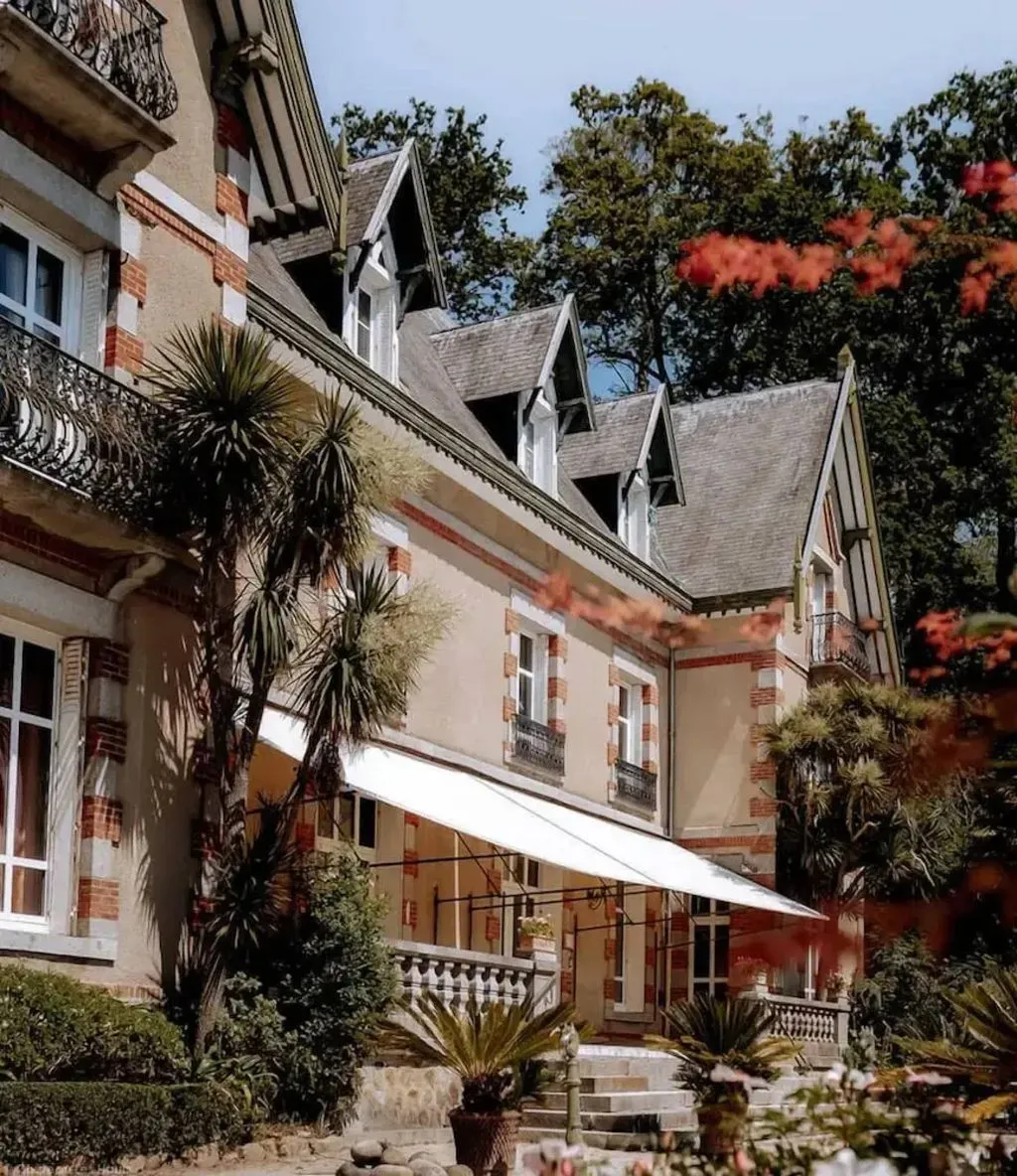 Château Les Hauts à Saint-Jean-le-Thomas, photo 3