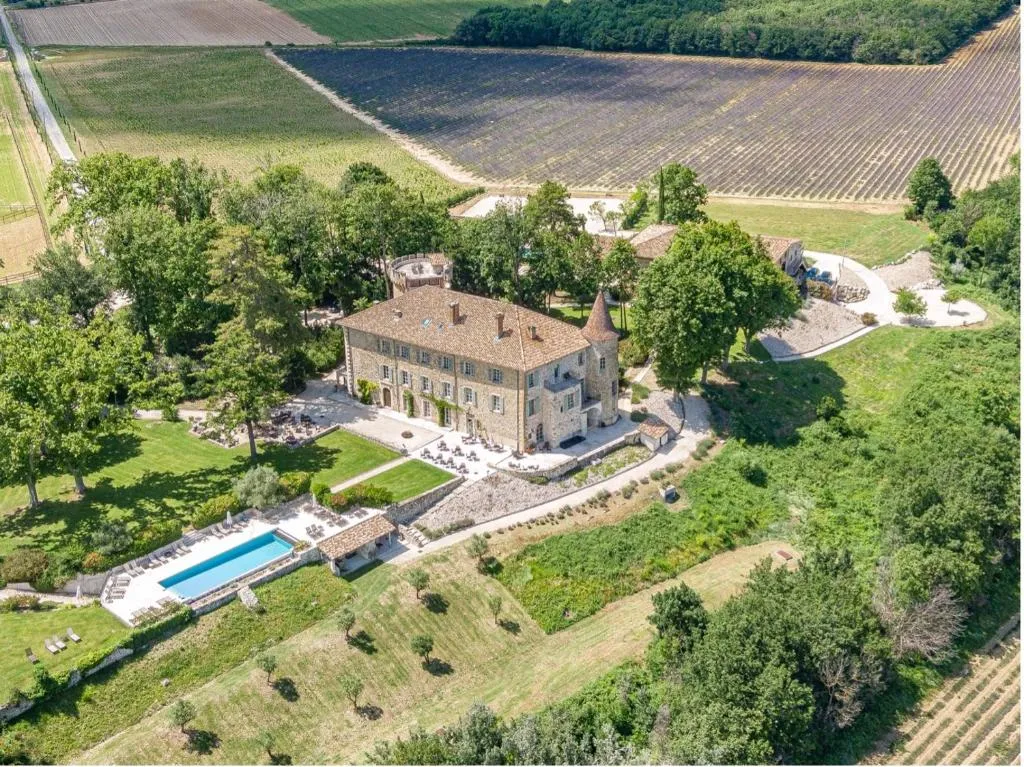 Château Les Oliviers de Salettes, chambre ou suite de château à Charols