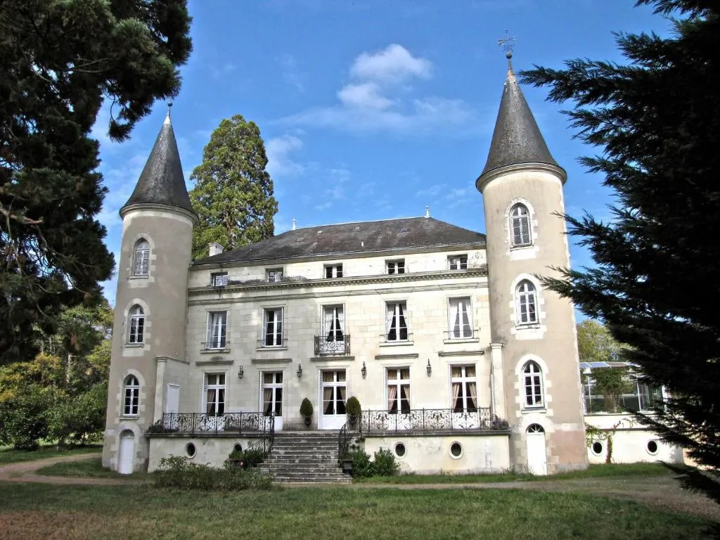 Château Les Vallées, chambre ou suite de château à Tournon-Saint-Pierre
