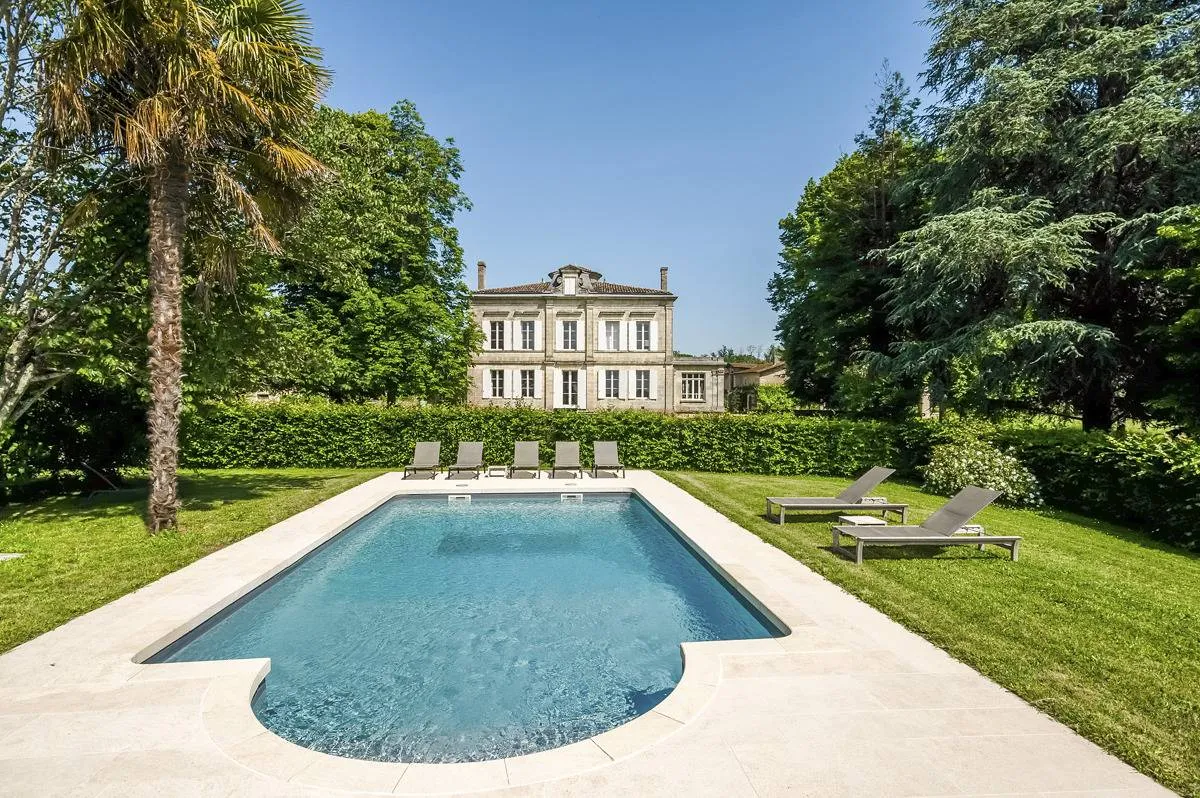 Château Levet, château entier à Ladaux