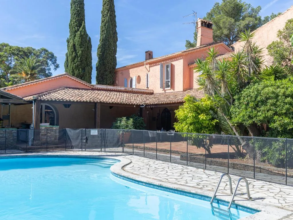 Château Maravenne, gîte de château à La Londe-les-Maures