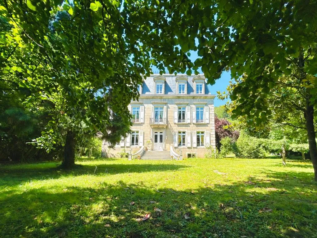 Château Mesdames, chambre ou suite de château à Labastide-Rouairoux