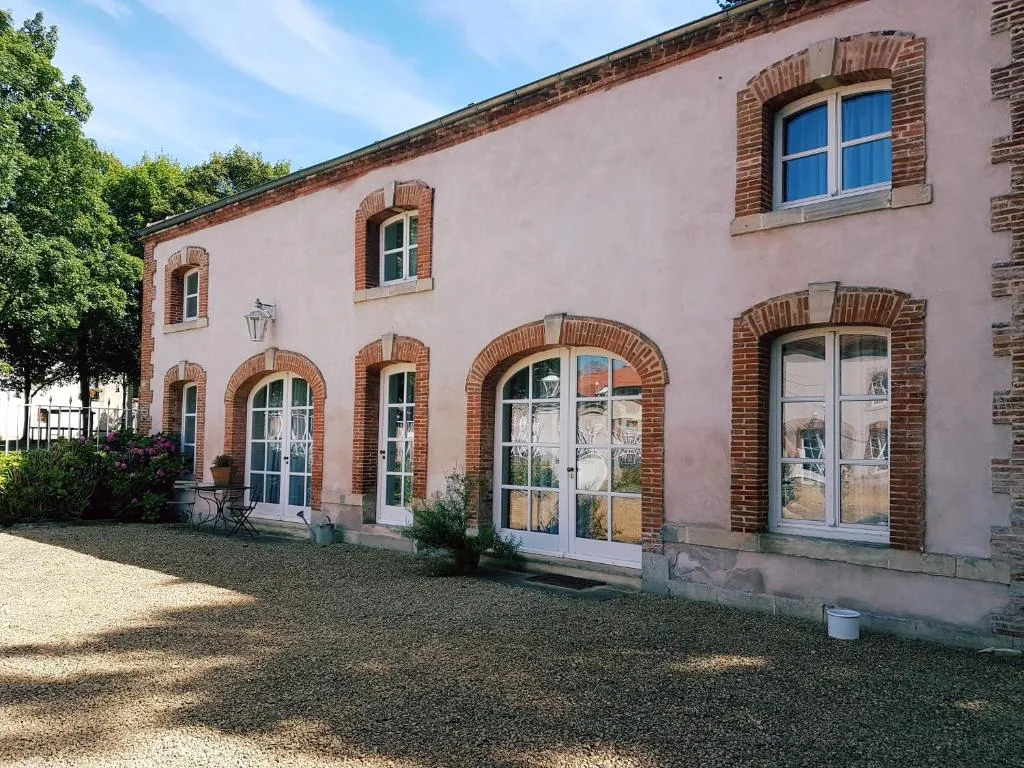 Château Mesny, gîte Au Fil des Pages à Vic-sur-Seille, photo 5