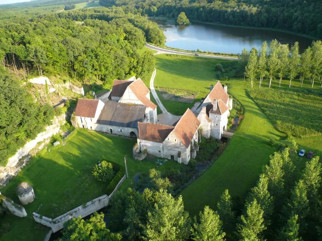 Château monastère de la Corroirie à Chemillé-sur-Indrois, photo 4