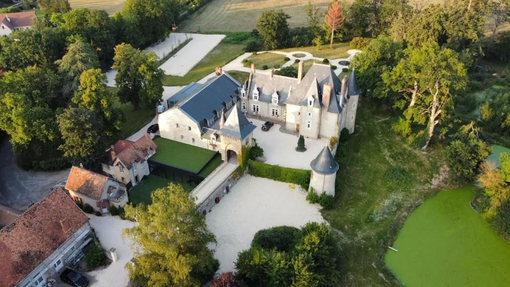 Château Origny, chambre ou suite de château à Neuvy