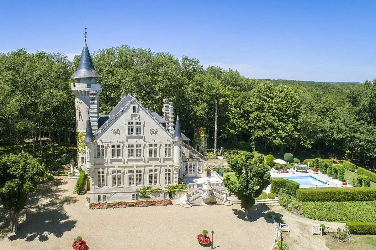 Château Paquerette, château entier à Cernay