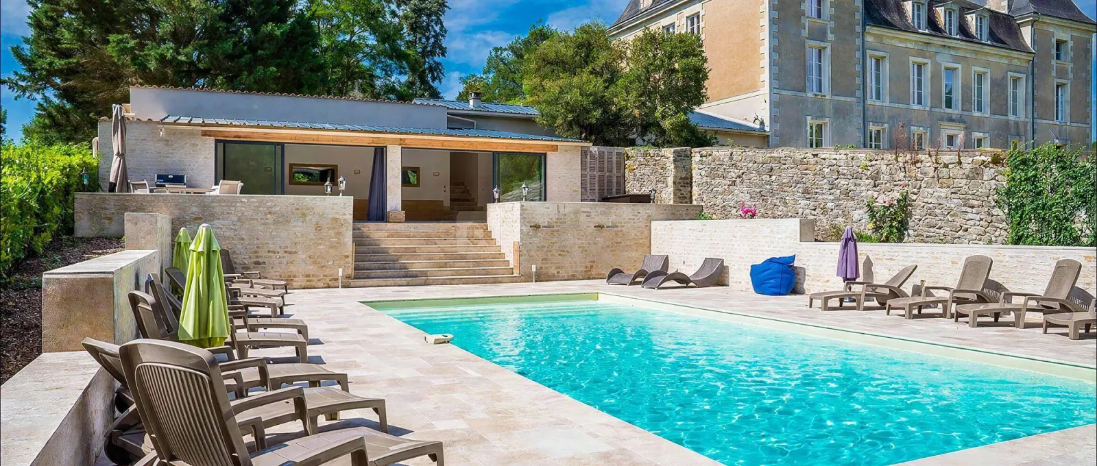 Château Paradis à Benest, photo 3