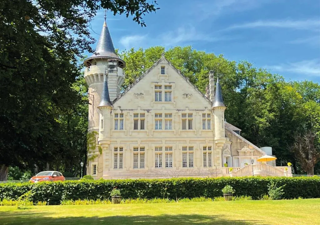 Château Picol, chambre ou suite de château à Lencloître